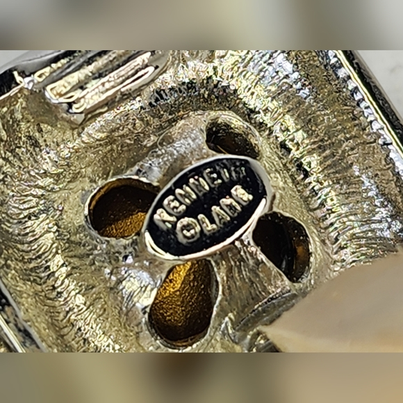 Kenneth Jay Lane large clipon earrings - Picture 7 of 9